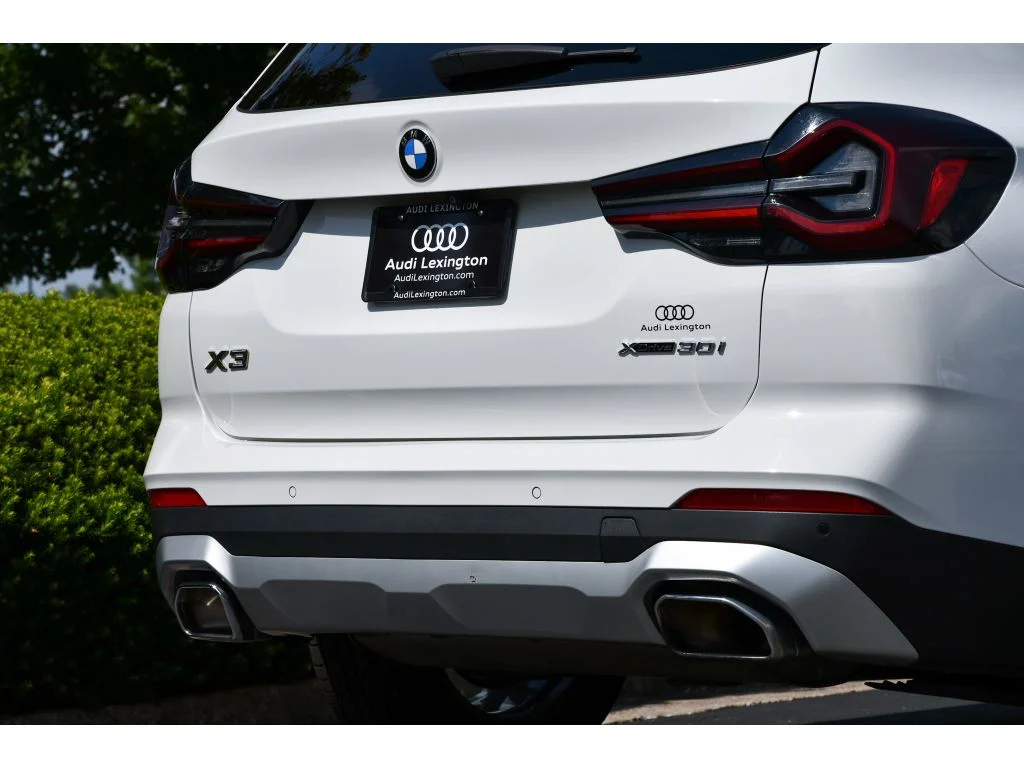 Used 2022 Alpine White BMW xDrive30i image 30