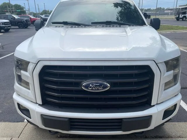 Used 2017 White Ford XLT image 2