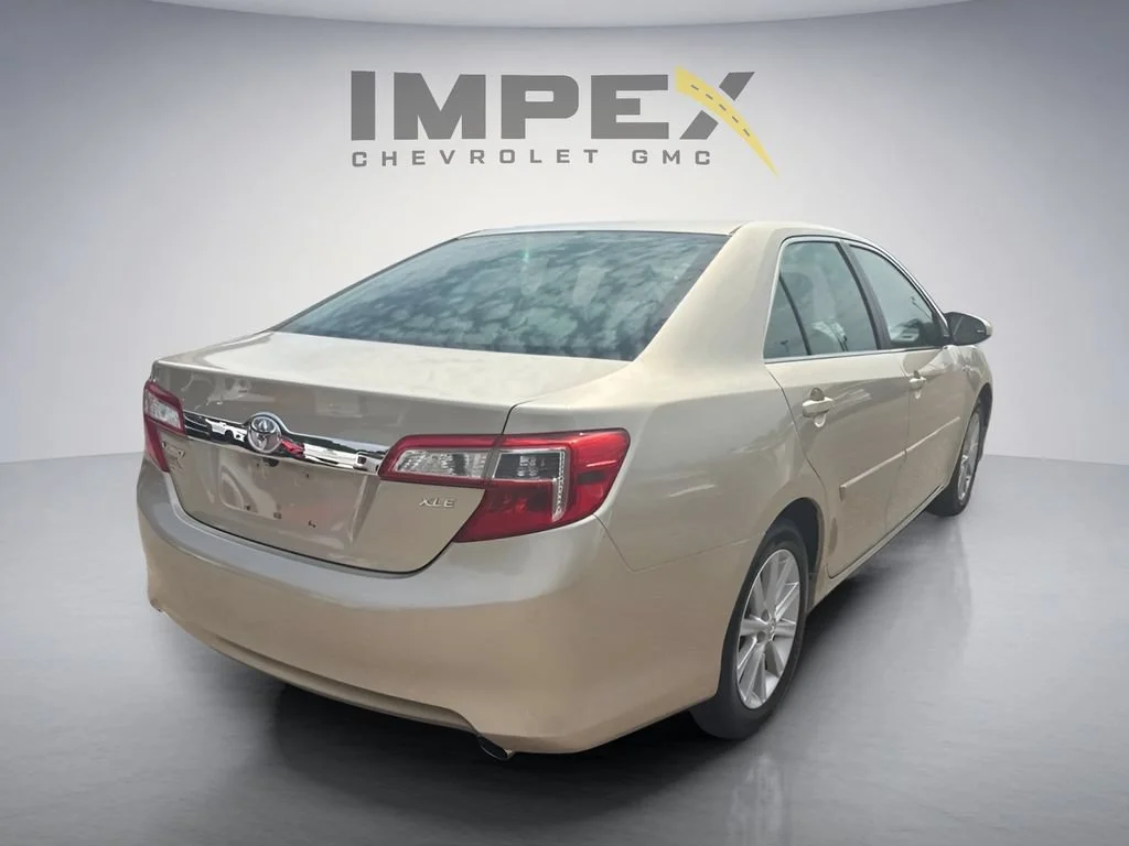 Used 2012 Gold Toyota L image 5