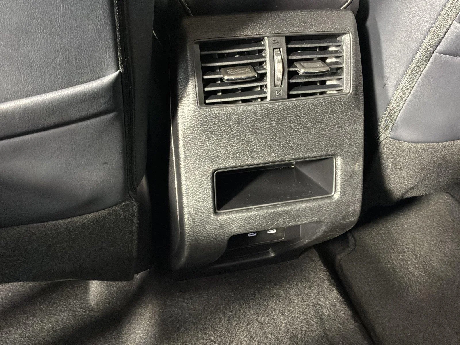 Used 2025 Black Diamond Mitsubishi SE image 12