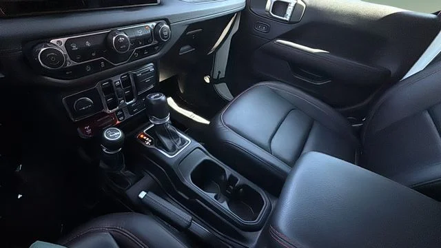 Used 2024 White Jeep Rubicon image 16