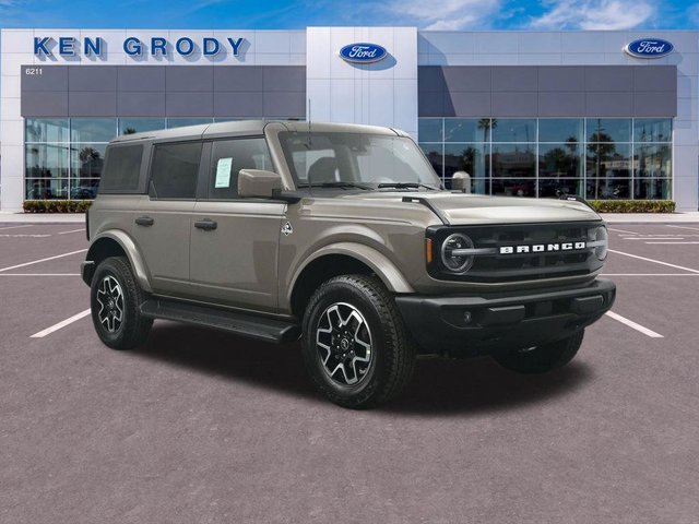 2026 Ford Bronco Outer Banks