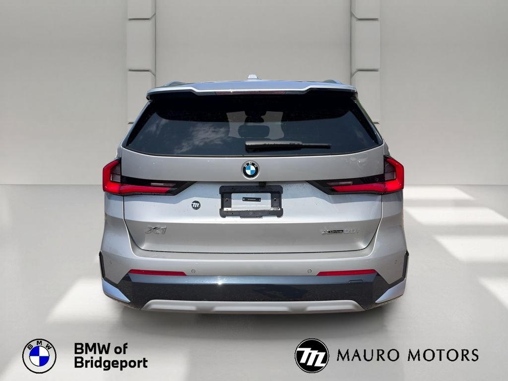 Used 2024 Silver BMW xDrive28i image 5