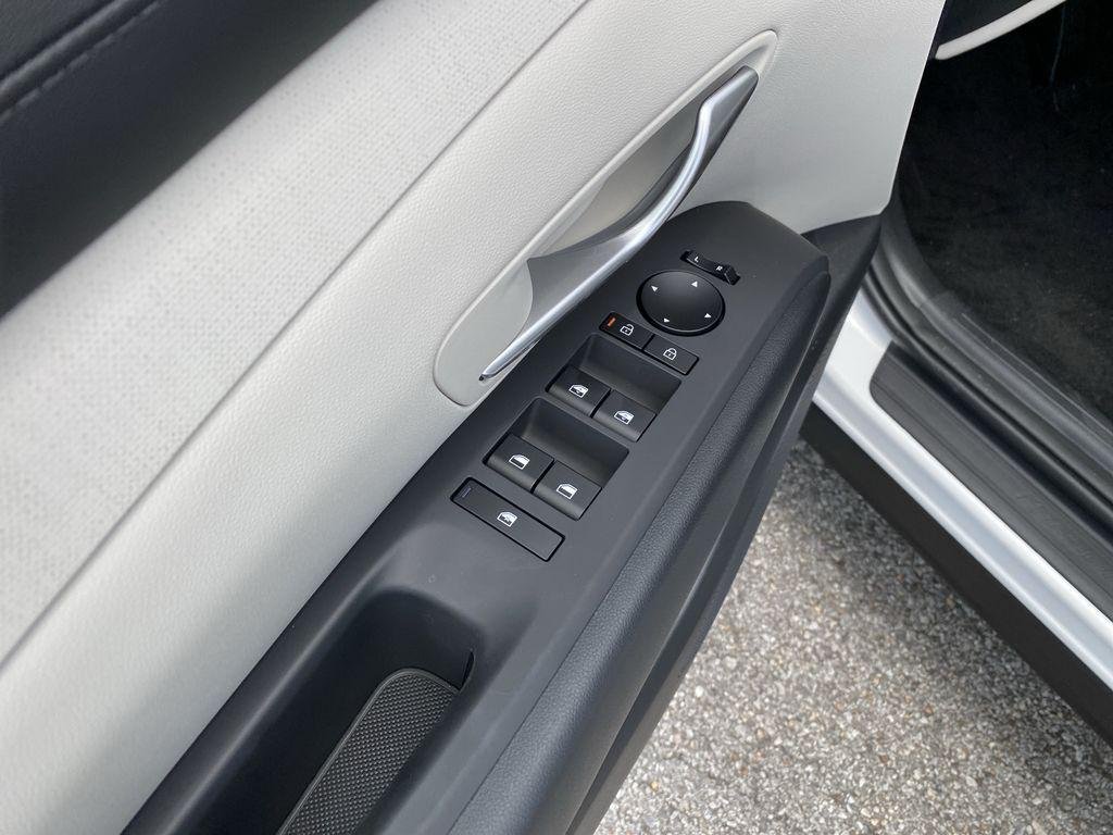 New 2026 White Pearl Hyundai SEL Premium FWD image 18