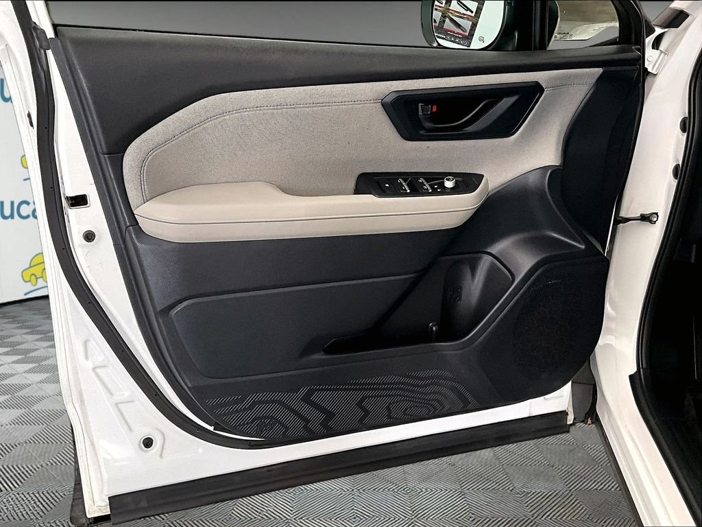 Used 2025 Crystal White Pearl Subaru Premium image 9