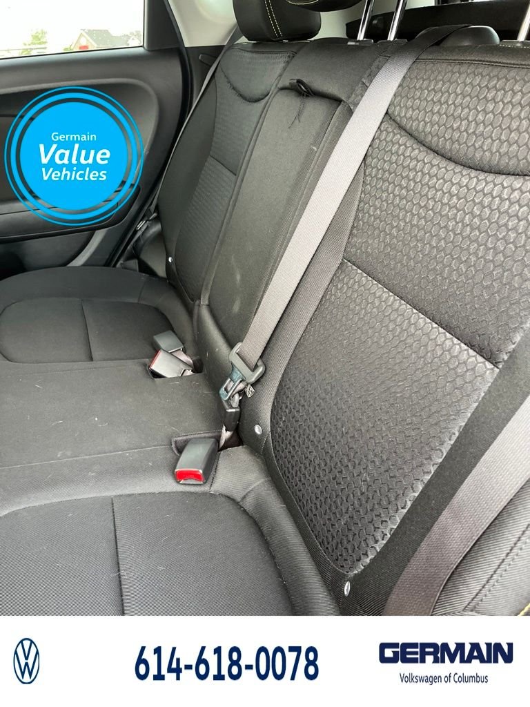 Used 2016 Red Kia Plus image 17