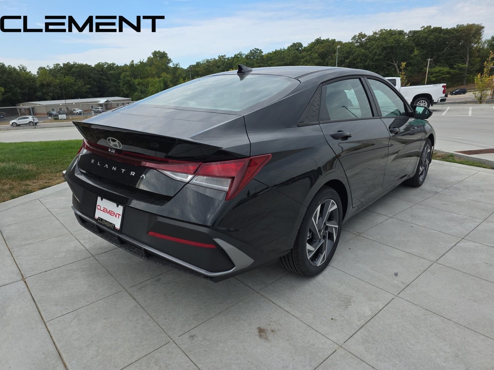 2025 Hyundai Elantra SEL - Photo 8