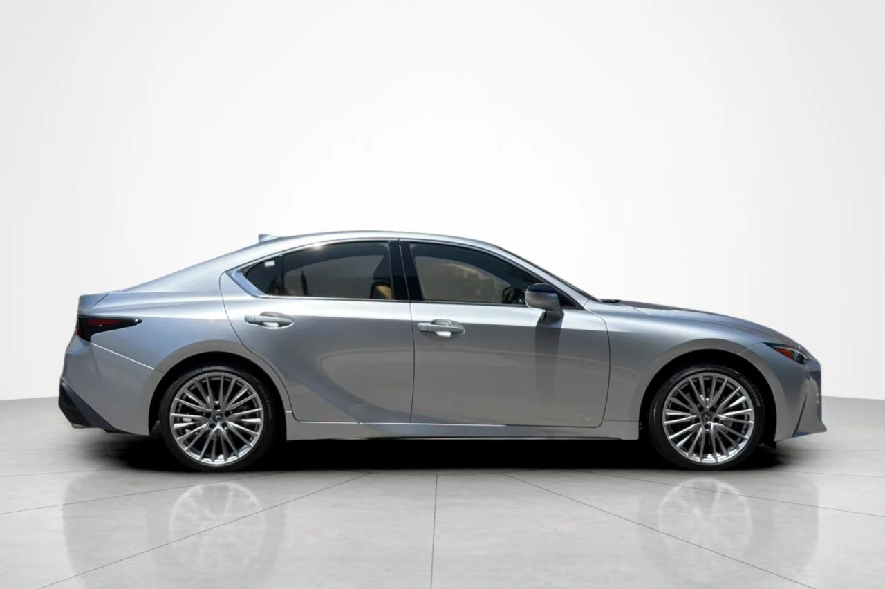 Used 2024  Lexus IS 300 image 6