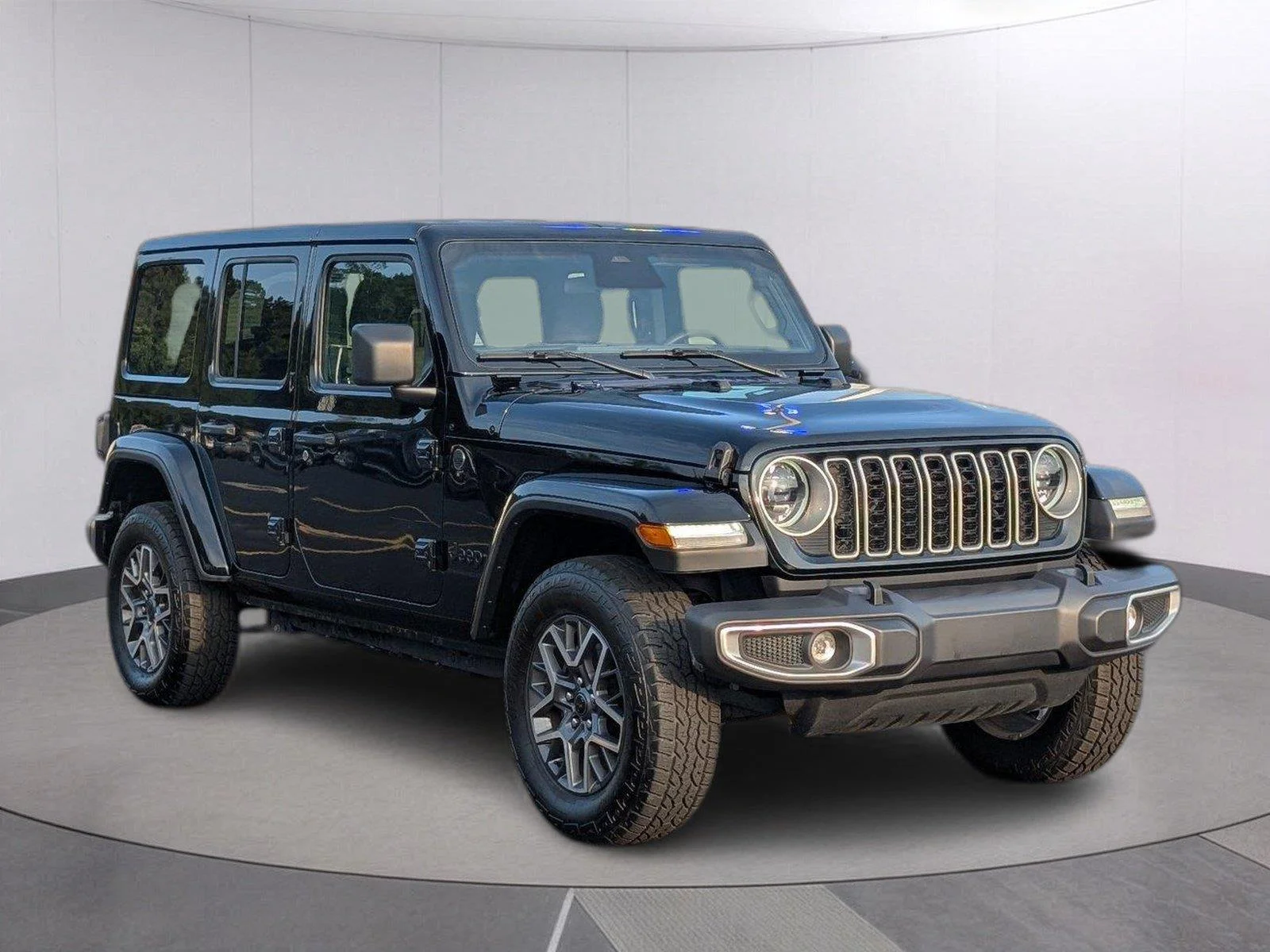 Used 2025 Black Clearcoat Jeep Sahara image 9