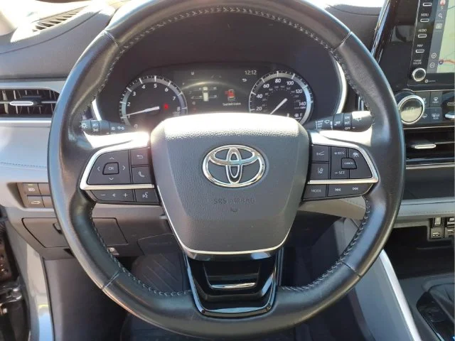 Used 2020 Gray Toyota XLE image 19