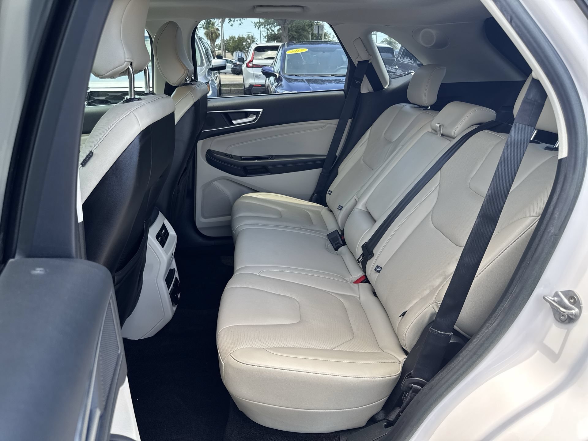 Used 2018 White Platinum Clearcoat Metallic Ford Titanium image 19