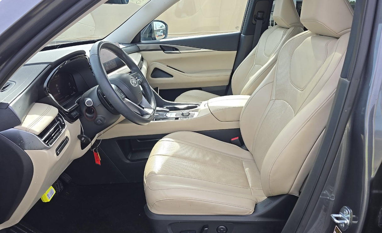 Certified Used 2023 Gray INFINITI LUXE image 12