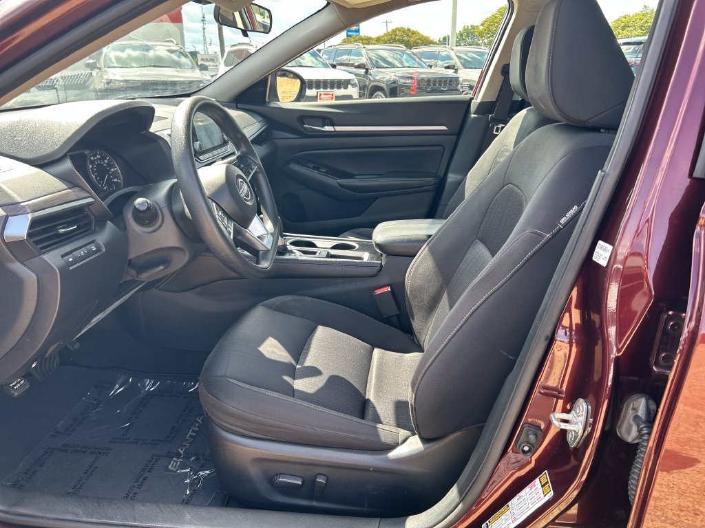 Used 2023 Red Nissan 2.5 SV image 10