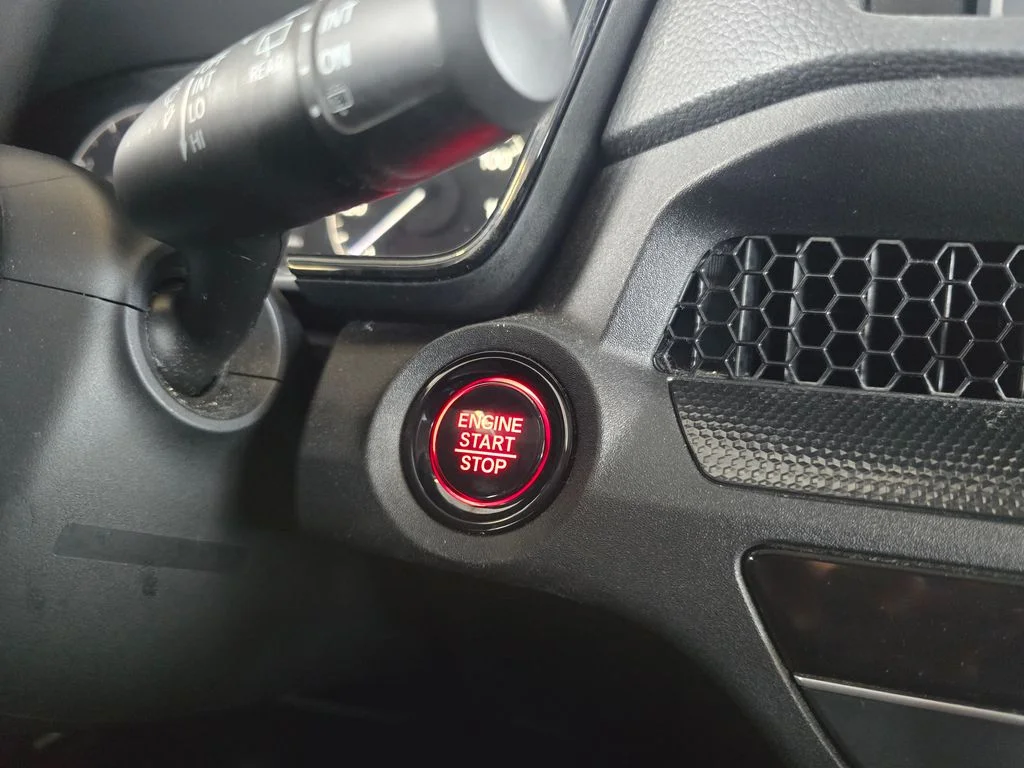 Used 2025  Honda LX image 16