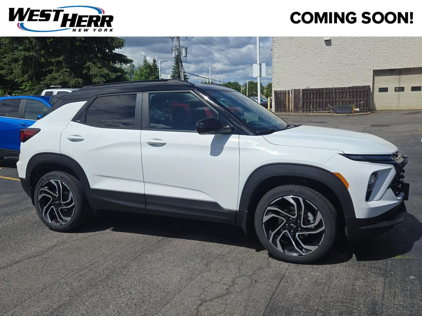 Used 2024 Wh Chevrolet  image 1