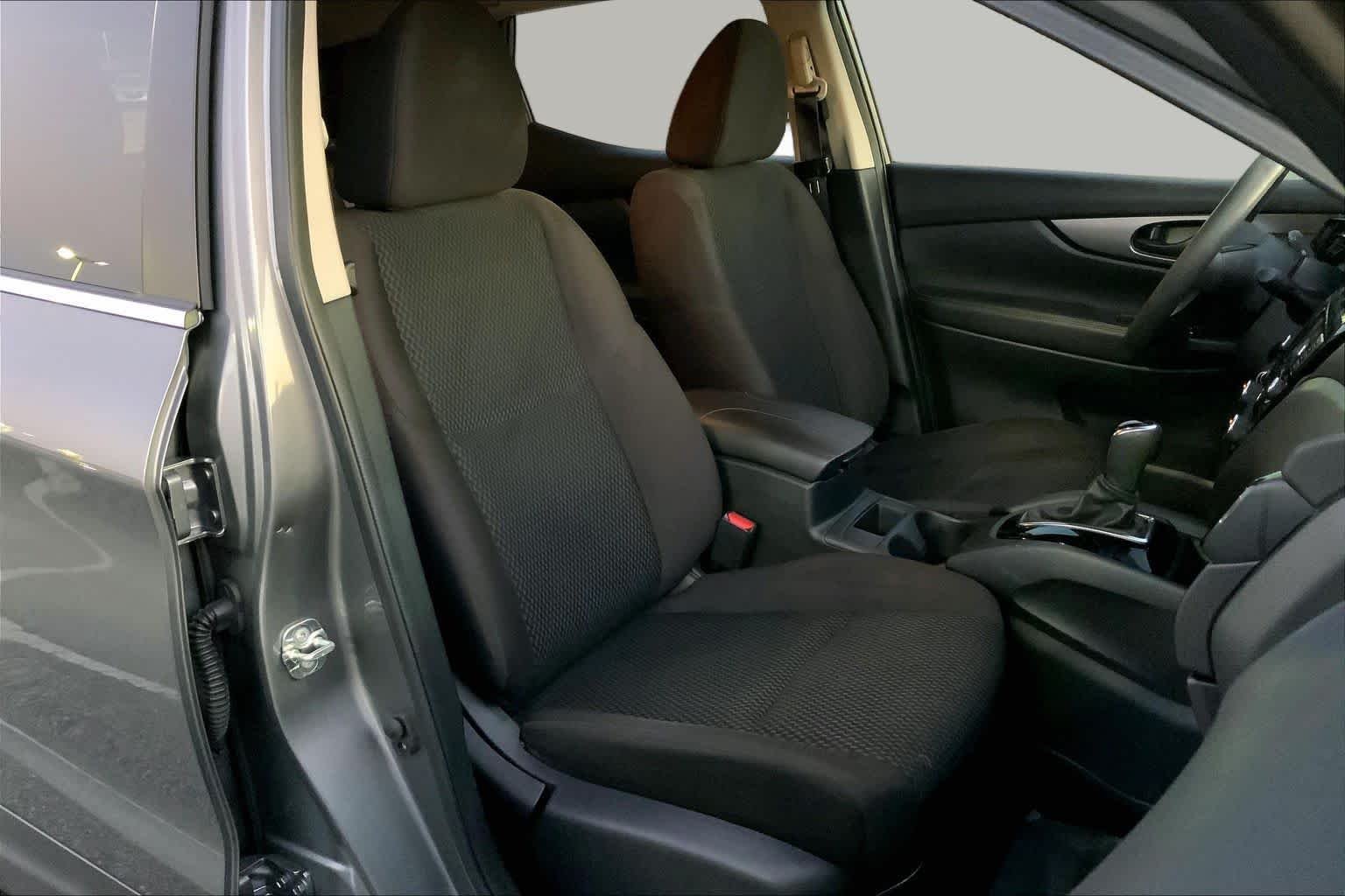 Used 2022 Gun Metallic Nissan S image 8
