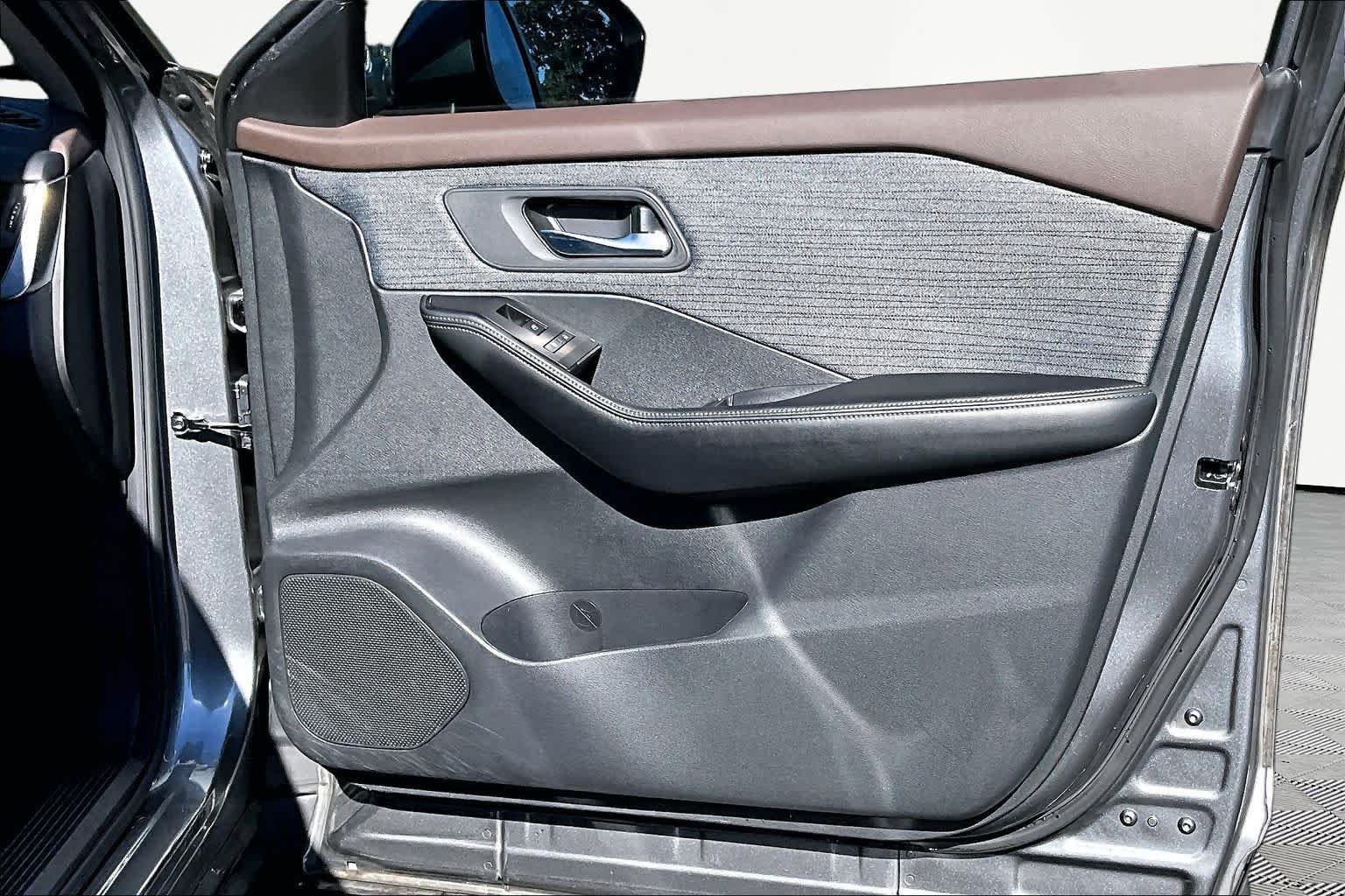 Used 2023 Gun Metallic Nissan SV image 23