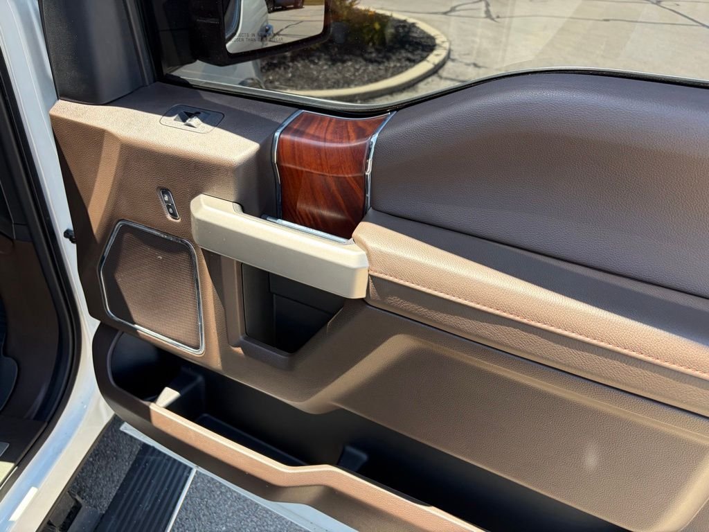 Used 2020 Oxford White Ford King Ranch image 28