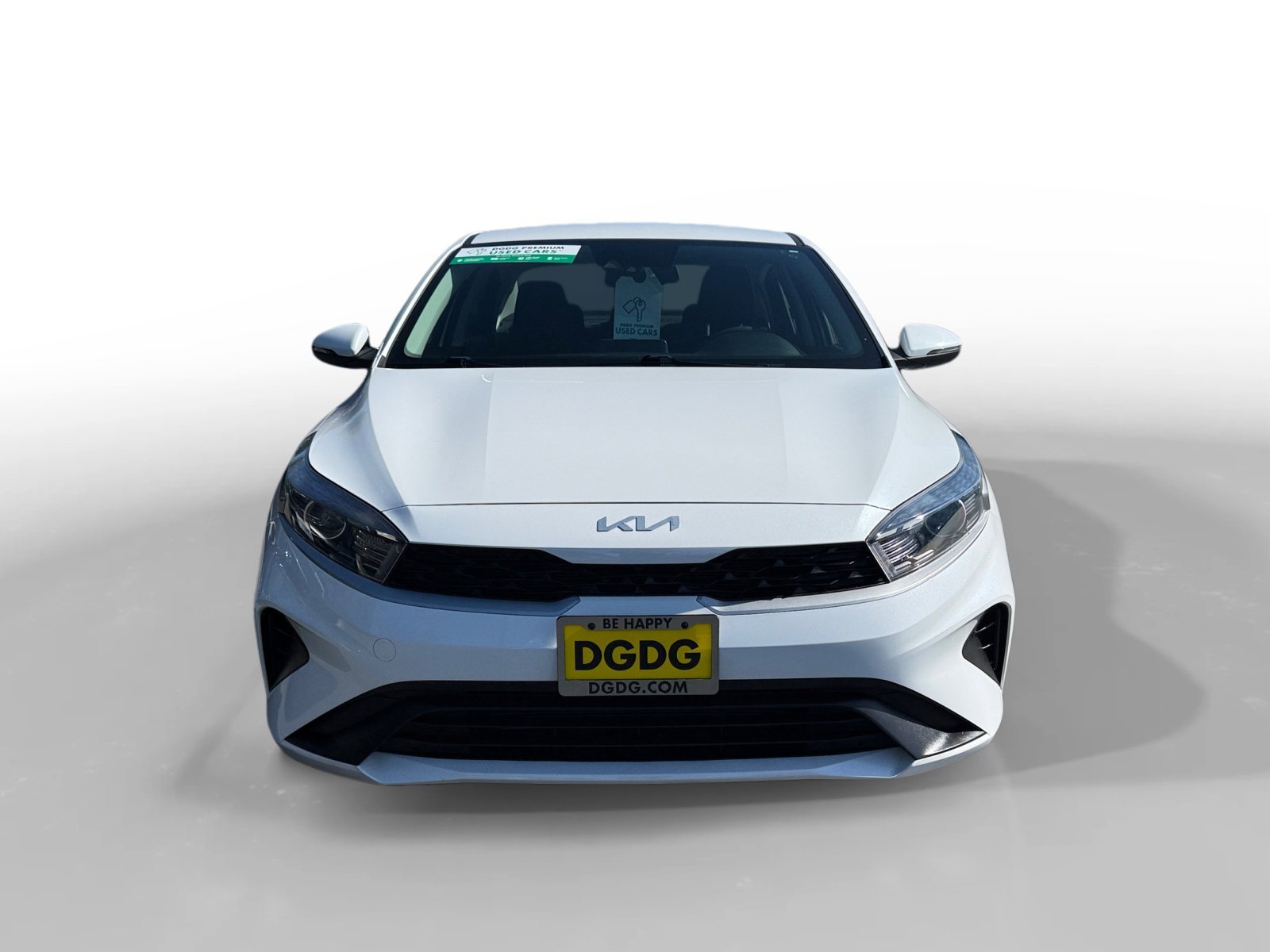 Used 2022 Snow White Pearl Kia LXS image 8