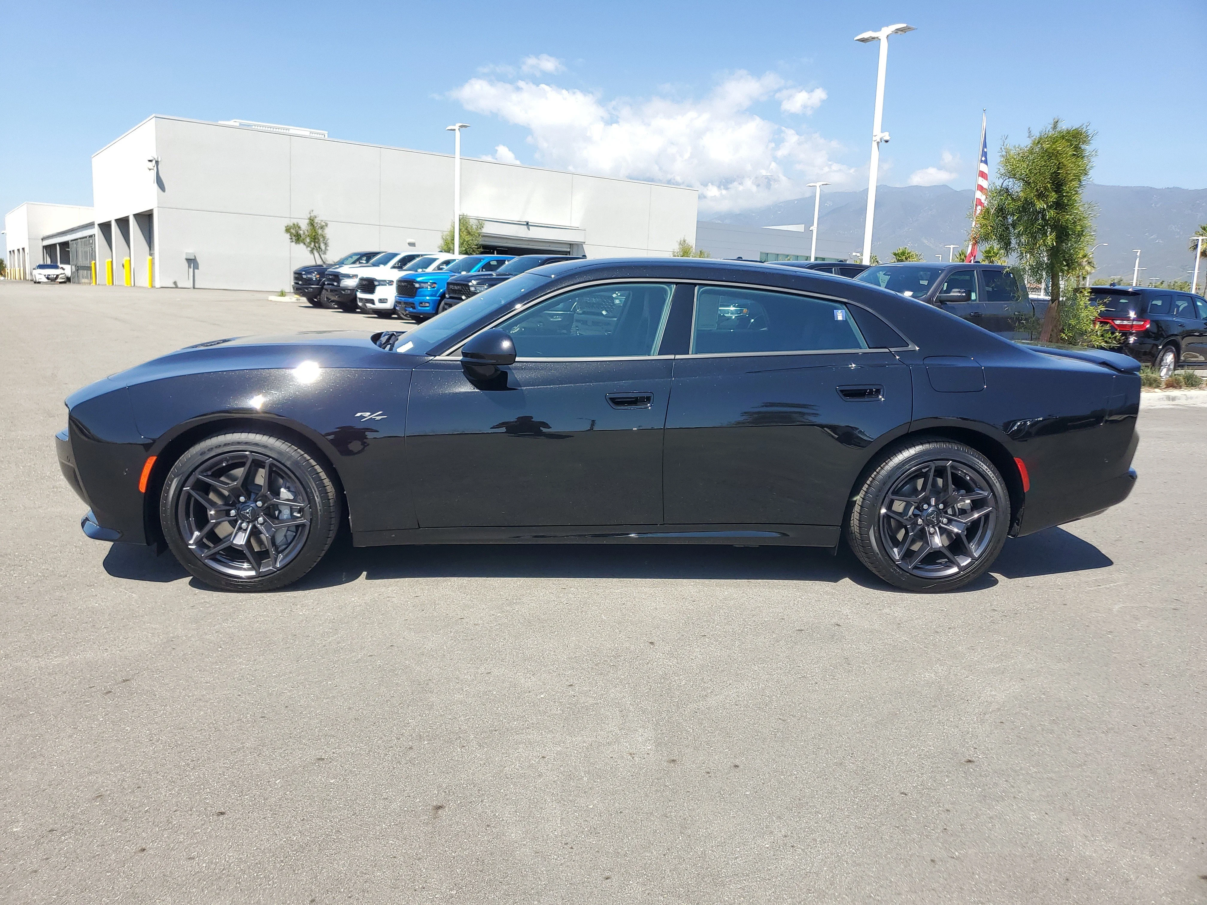 New 2026 Diamond Black Crystal Pearlcoat Dodge R/T image 2