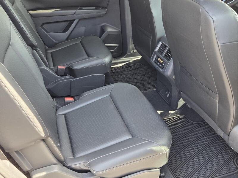 Used 2019 Reflex Silver Metallic Volkswagen 3.6L V6 SE W/TECHNOLOGY FWD image 18