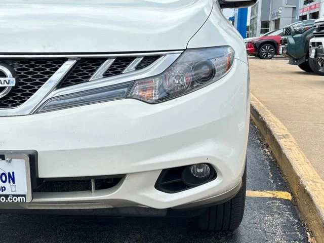 Used 2012 White Nissan SL image 3