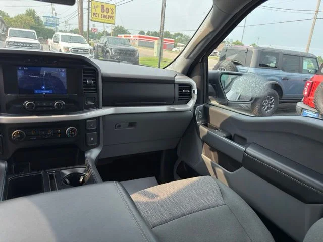 Used 2023 Oxford White Ford XLT image 26