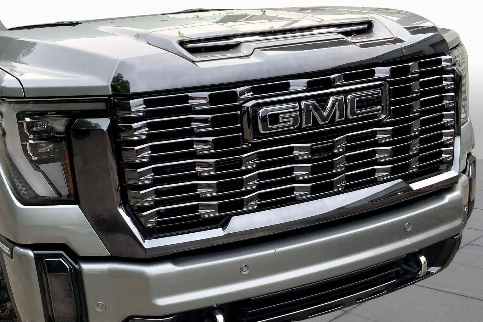 Used 2024 Sterling Metallic GMC Denali Ultimate image 44