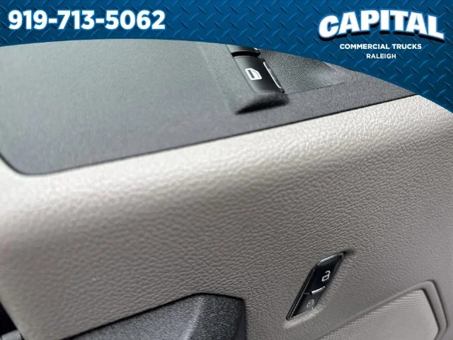 Used 2017 White Ford XL image 21