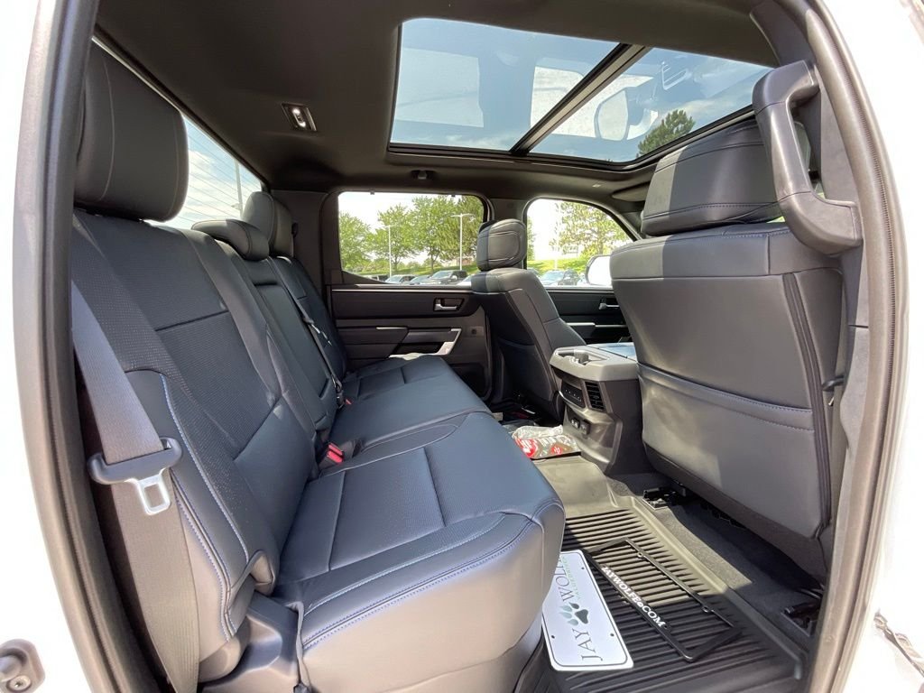 2025 Toyota Tundra Platinum - Photo 16