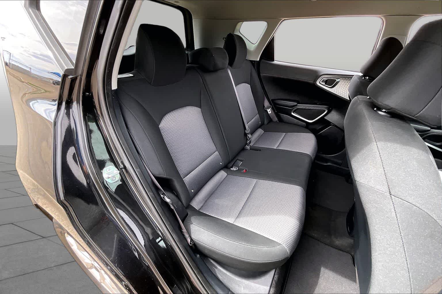 Used 2024 Fusion Black Kia LX image 18