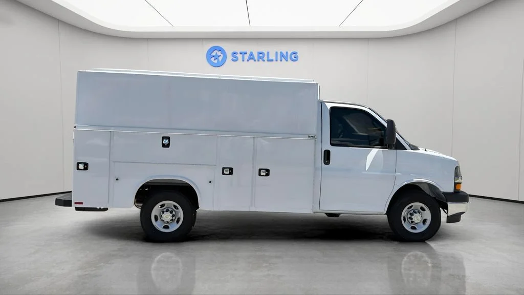New 2026 Summit White Chevrolet 1WT image 11