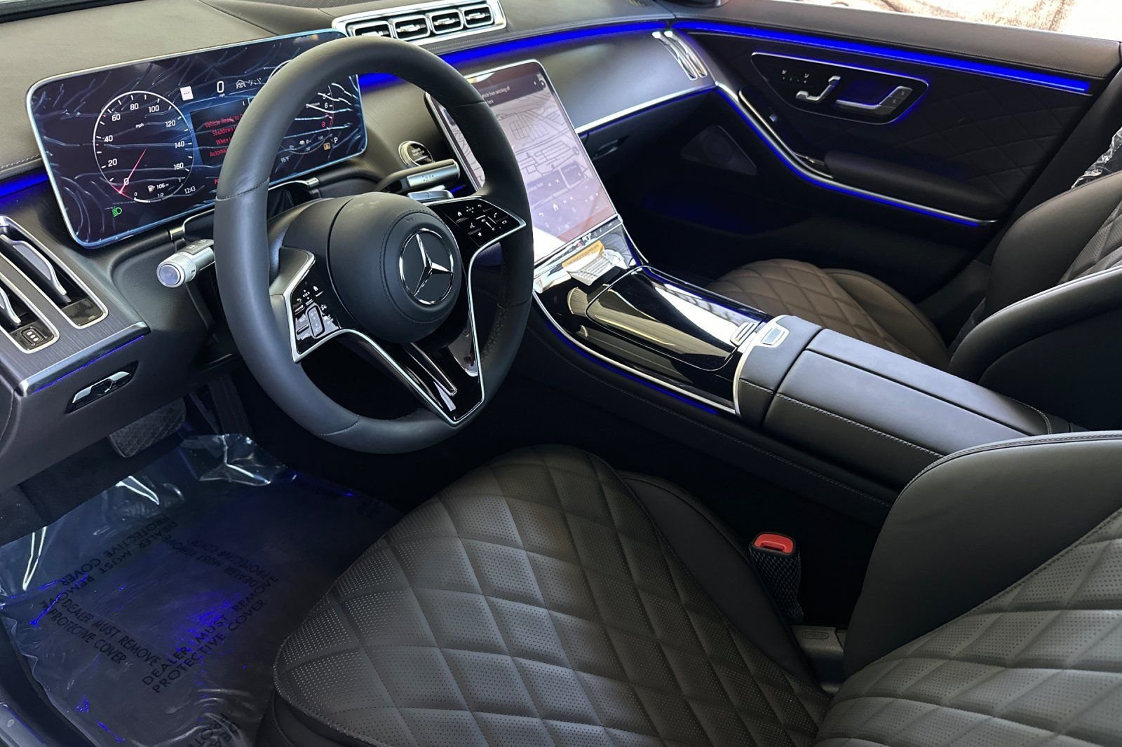 New 2025 Black Mercedes-Benz S 580e image 17