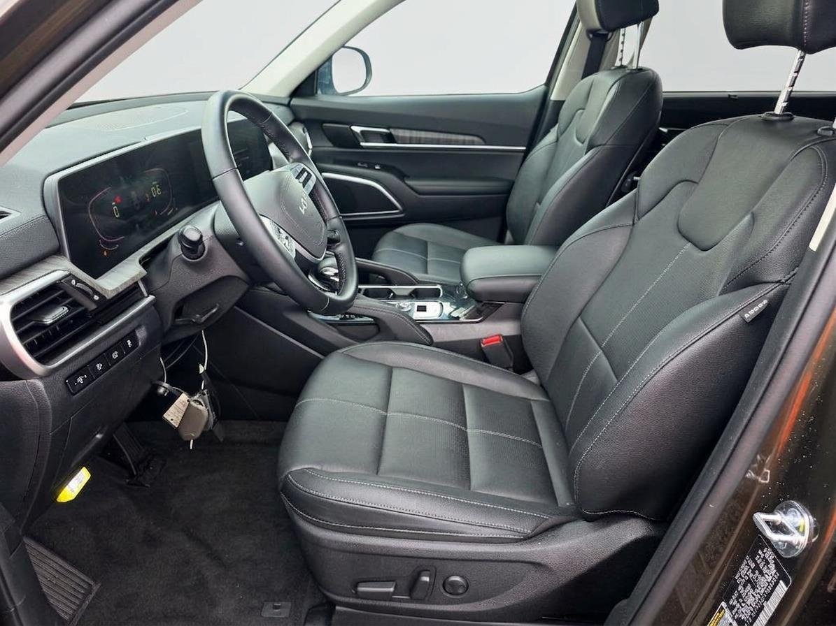 Used 2025 Dark Moss Kia EX image 15