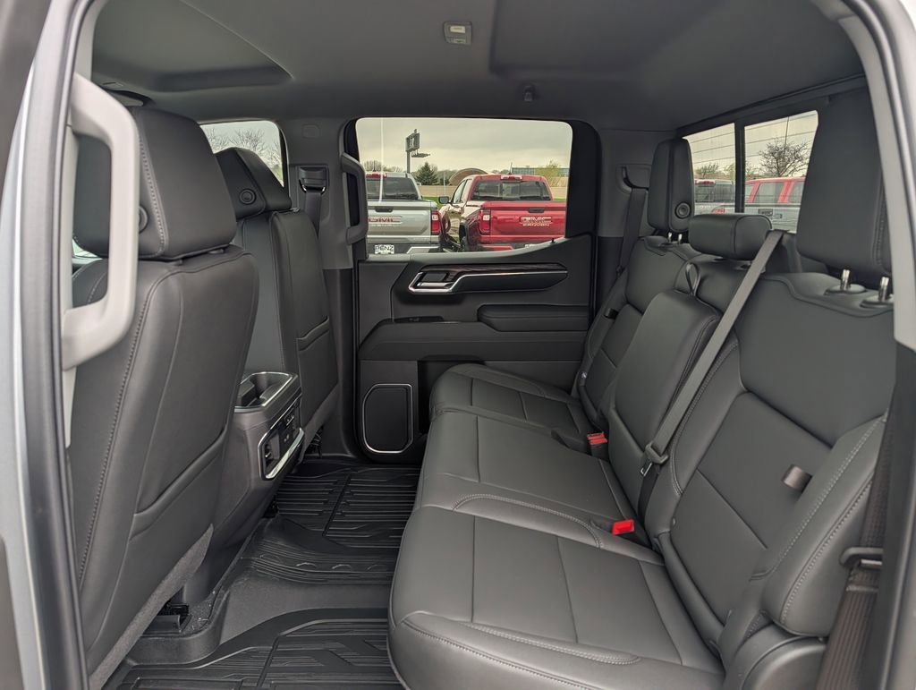 2026 GMC Sierra 1500 SLT - Photo 7
