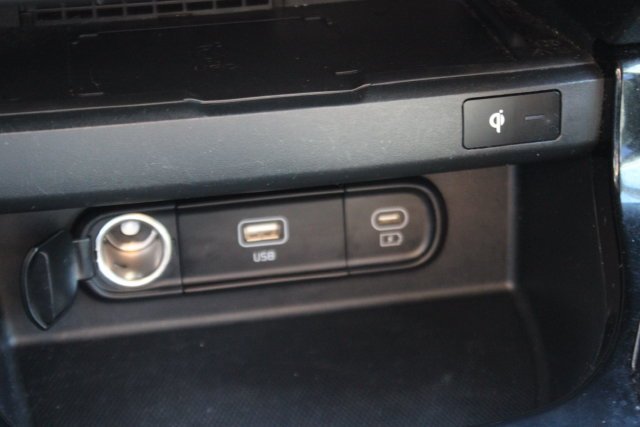 Used 2024 White Kia SX image 10