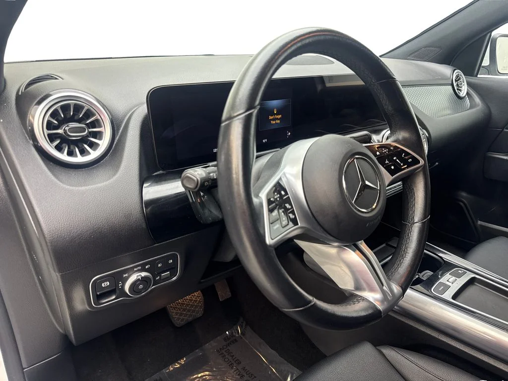 Used 2025 White Mercedes-Benz GLA 250 image 47