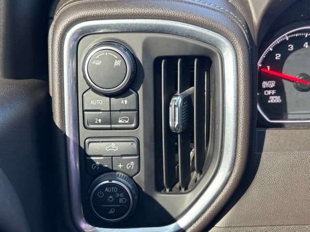 Used 2019 SILVER ICE METALLIC Chevrolet LT image 32