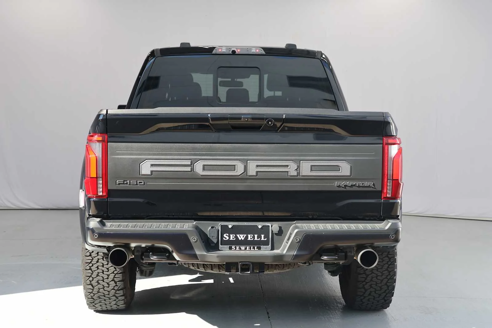 Used 2025 Agate Black Metallic Ford Raptor image 6