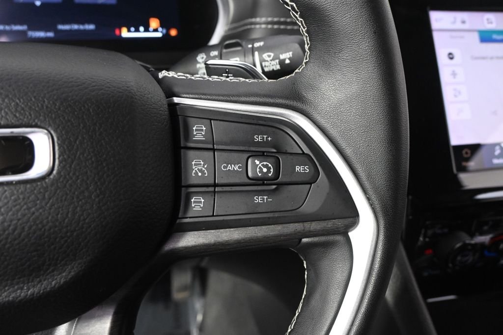 Used 2022 Gray Metallic Jeep Limited image 34