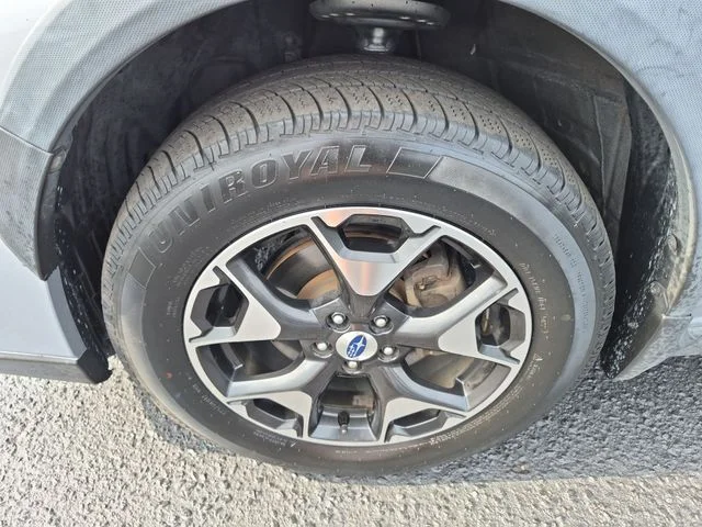 Used 2018 Silver Subaru 2.0i Premium image 10