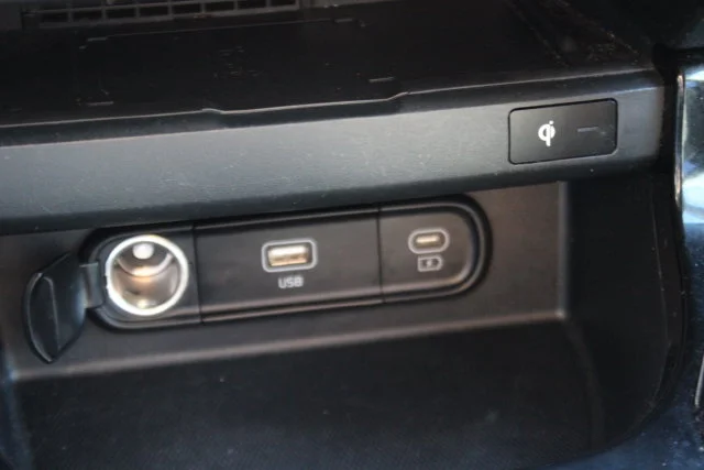 Used 2024 White Kia SX image 10