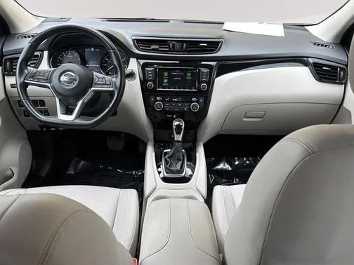 Certified Used 2022 White Nissan SL image 10