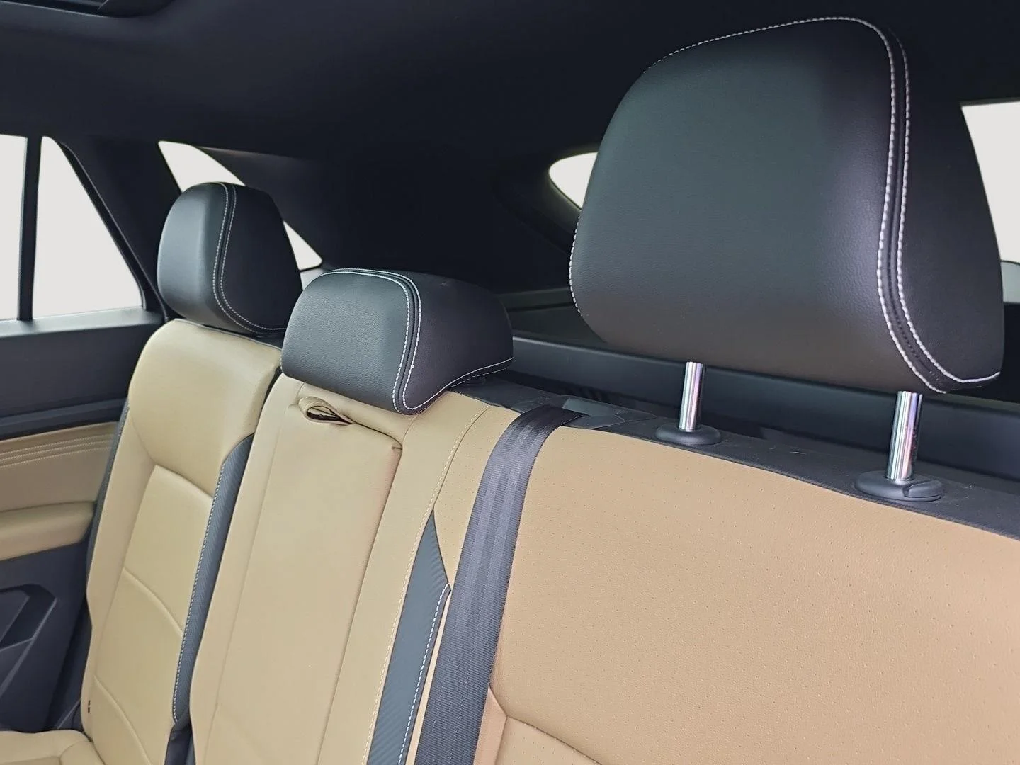 Certified Used 2023 Deep Black Pearl Volkswagen 3.6L V6 SEL R-Line Black image 9