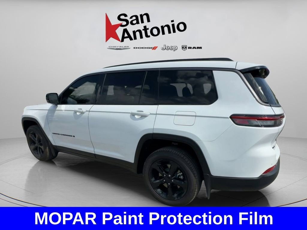 New 2026 Bright White Clear-Coat Exterior Paint Jeep Limited image 12