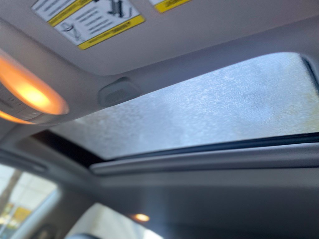 Used 2020 Majestic White INFINITI LUXE image 17