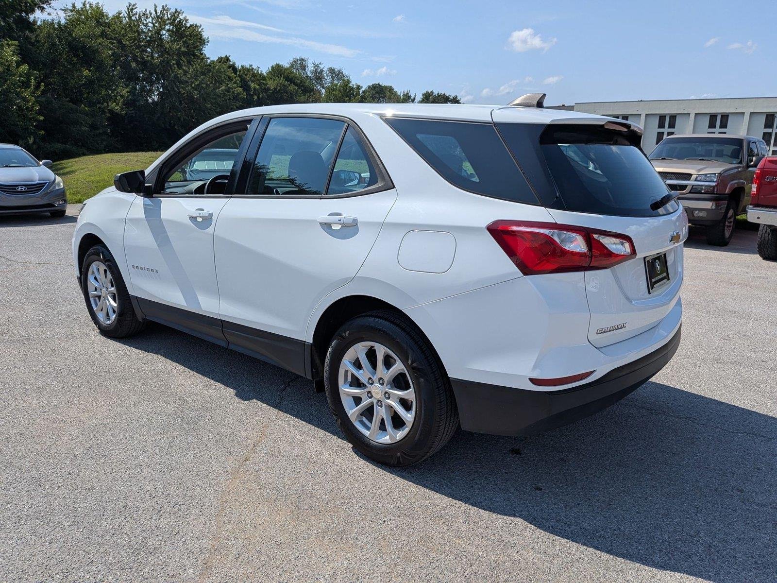 Used 2019 Summit White Chevrolet LS image 3