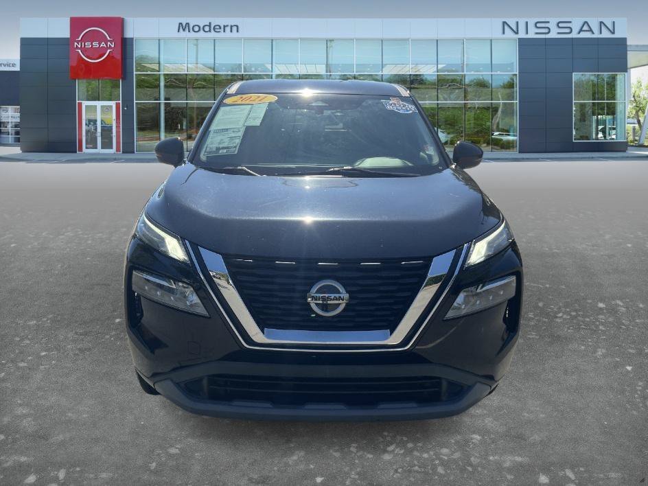 Used 2021 Super Black Nissan SV image 2
