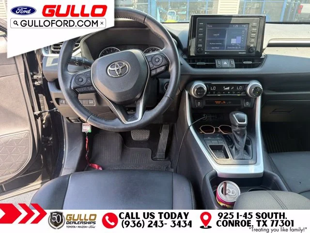 Used 2021 Midnight Black Metallic Toyota XLE Premium image 6