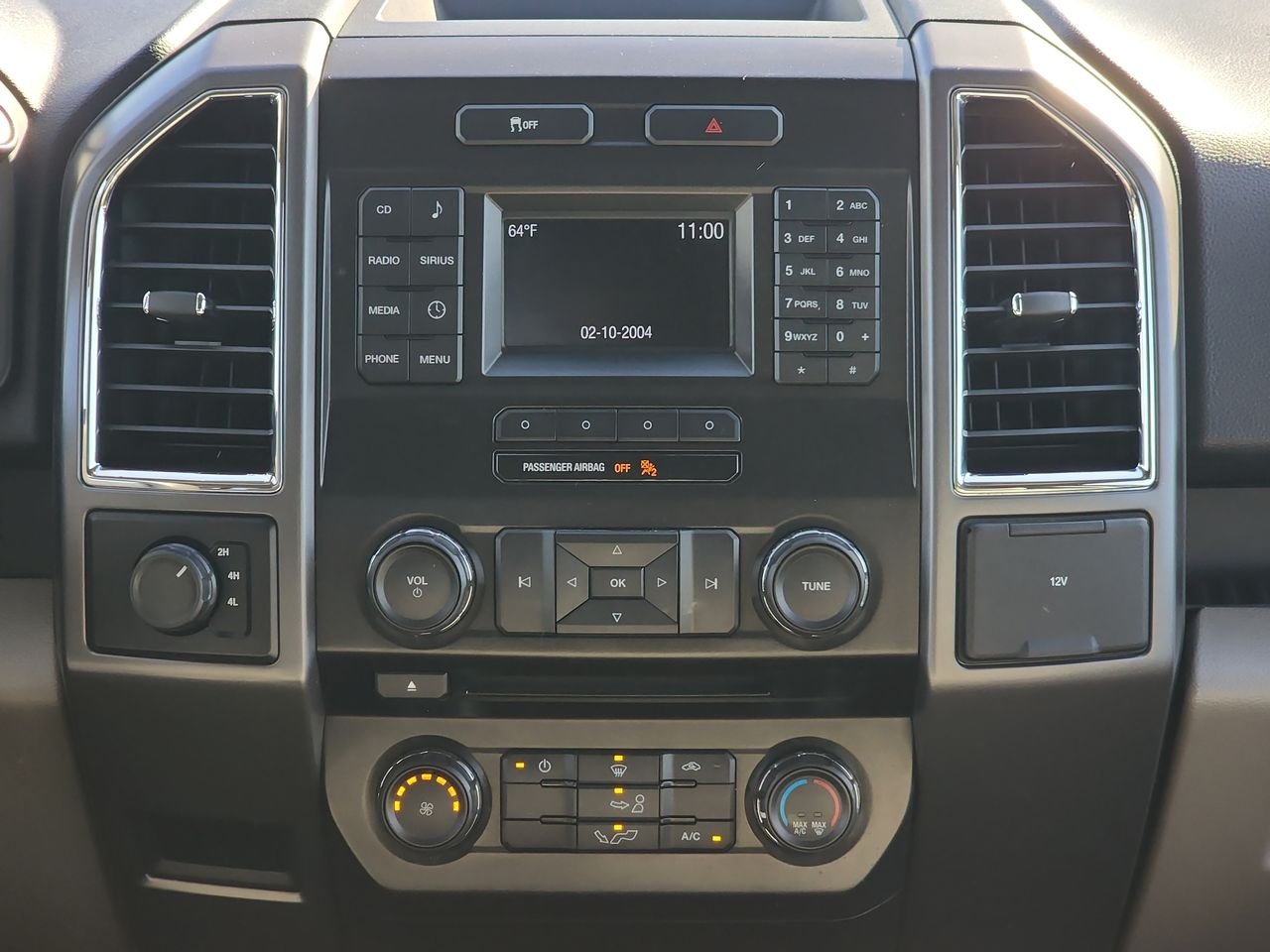 Used 2015 Silver Ford XL image 16